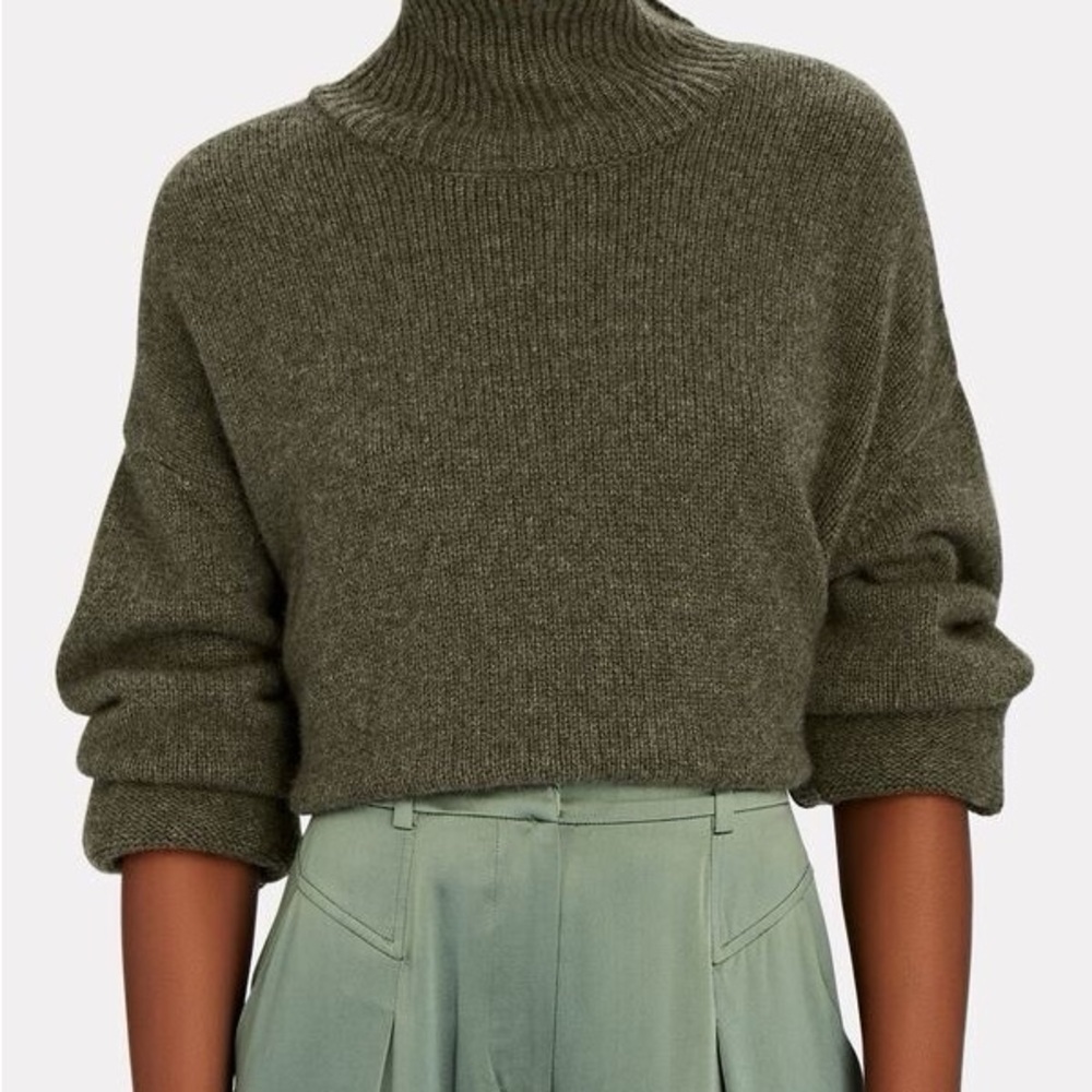 Lili sidonio Green Sweater small